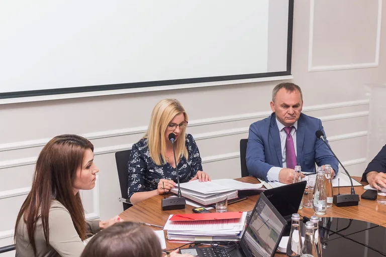Absolutorium dla zarządu powiatu (zdjęcia, wideo)