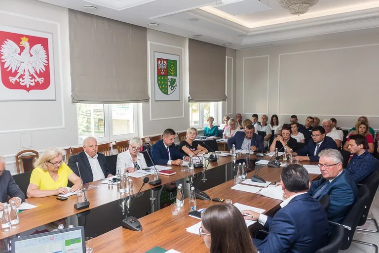Absolutorium dla zarządu powiatu (zdjęcia, wideo)
