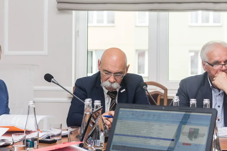 Absolutorium dla zarządu powiatu (zdjęcia, wideo)