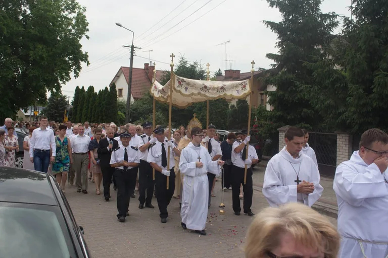 Procesja Bożego Ciała w parafii pw. Chrystusa Dobrego Pasterza (zdjęcia, wideo)