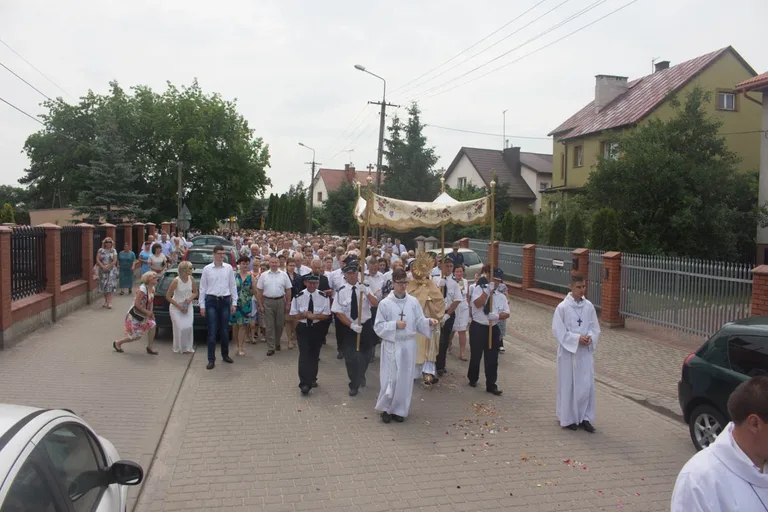 Procesja Bożego Ciała w parafii pw. Chrystusa Dobrego Pasterza (zdjęcia, wideo)