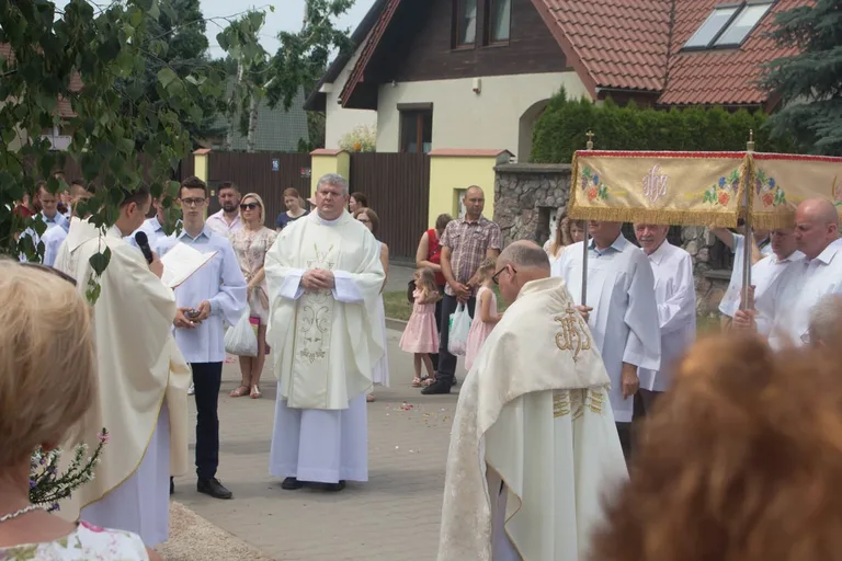 Procesja Bożego Ciała w parafii pw. Opatrzności Bożej (zdjęcia, wideo)