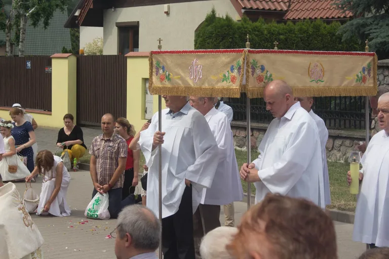 Procesja Bożego Ciała w parafii pw. Opatrzności Bożej (zdjęcia, wideo)