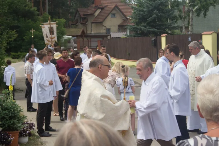 Procesja Bożego Ciała w parafii pw. Opatrzności Bożej (zdjęcia, wideo)