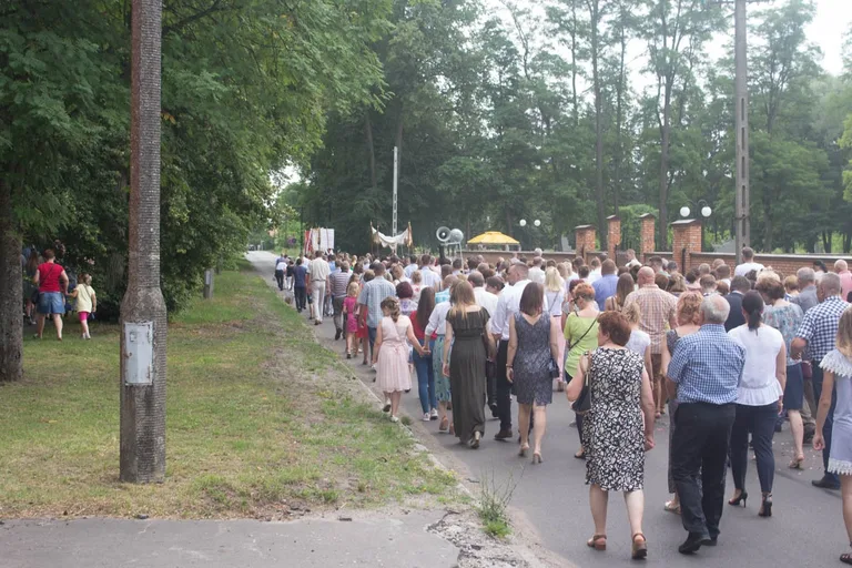 Procesja Bożego Ciała w parafii pw. św. Jozafata (zdjęcia)