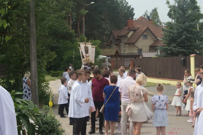 Procesja Bożego Ciała w parafii pw. Opatrzności Bożej (zdjęcia, wideo)