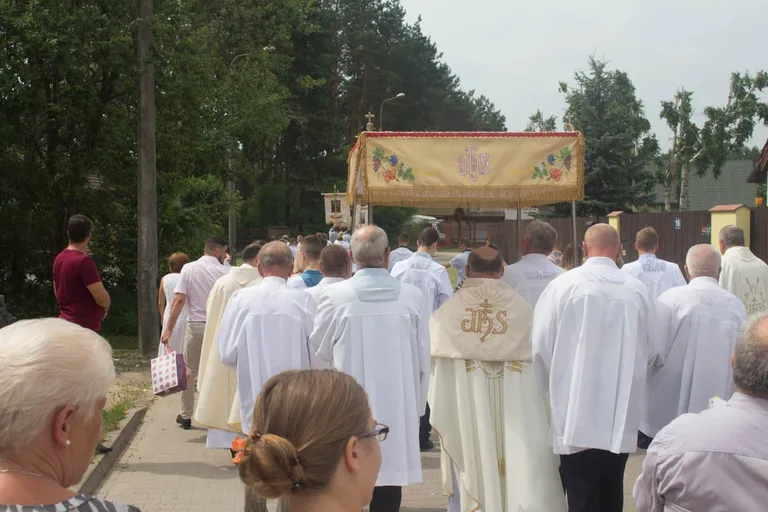 Procesja Bożego Ciała w parafii pw. Opatrzności Bożej (zdjęcia, wideo)