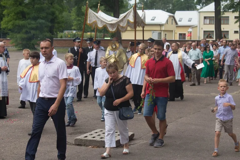 Procesja Bożego Ciała w parafii pw. św. Jozafata (zdjęcia)