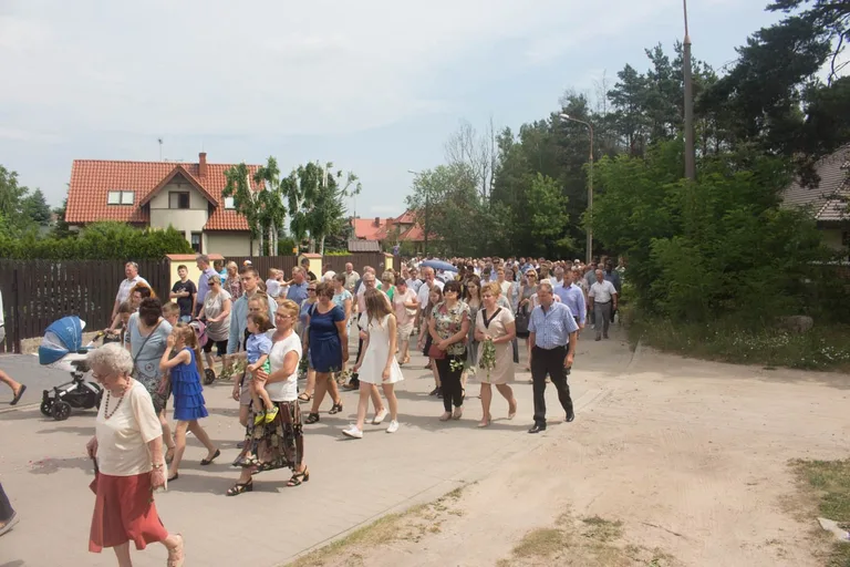 Procesja Bożego Ciała w parafii pw. Opatrzności Bożej (zdjęcia, wideo)
