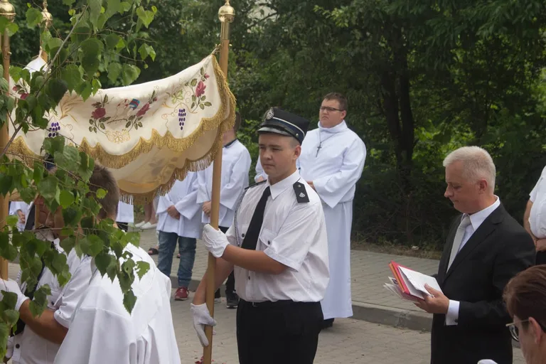 Procesja Bożego Ciała w parafii pw. Chrystusa Dobrego Pasterza (zdjęcia, wideo)