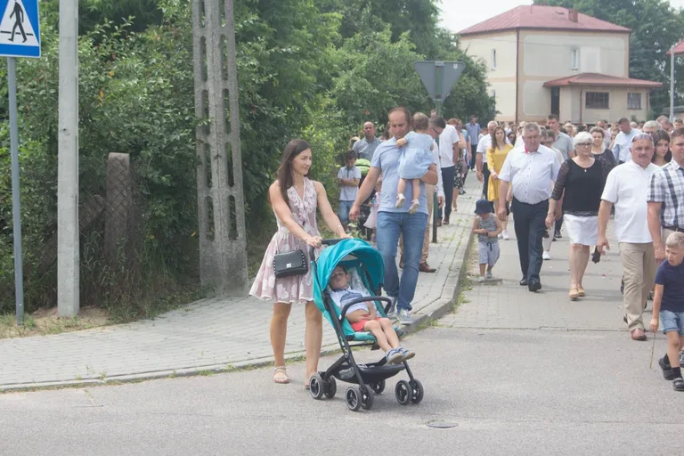 Procesja Bożego Ciała w parafii pw. Chrystusa Dobrego Pasterza (zdjęcia, wideo)