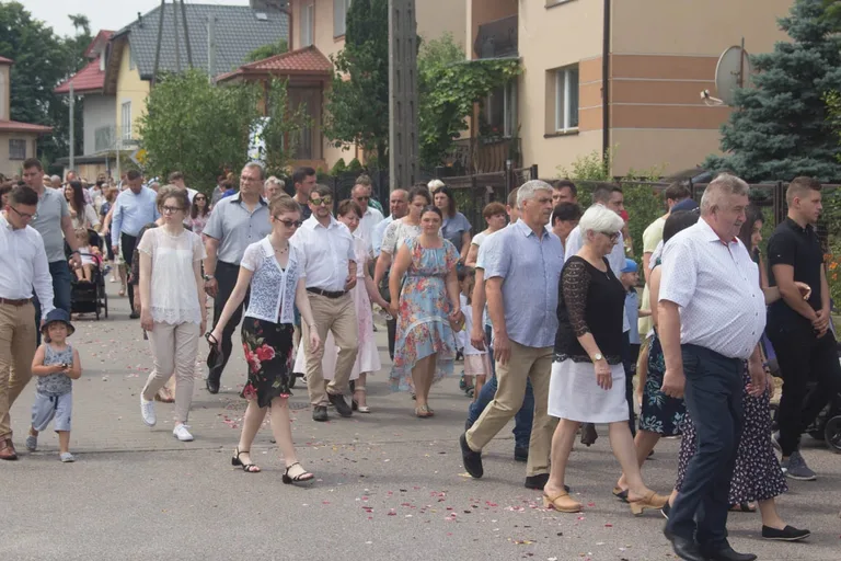 Procesja Bożego Ciała w parafii pw. Chrystusa Dobrego Pasterza (zdjęcia, wideo)