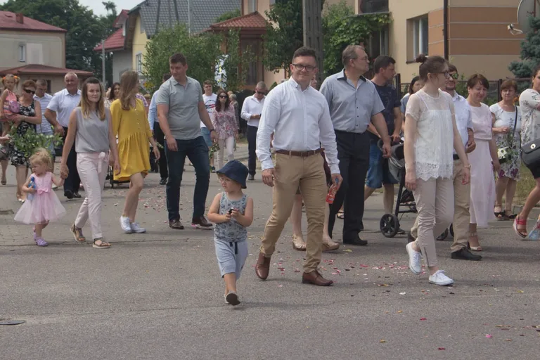 Procesja Bożego Ciała w parafii pw. Chrystusa Dobrego Pasterza (zdjęcia, wideo)