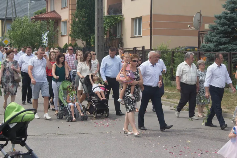 Procesja Bożego Ciała w parafii pw. Chrystusa Dobrego Pasterza (zdjęcia, wideo)