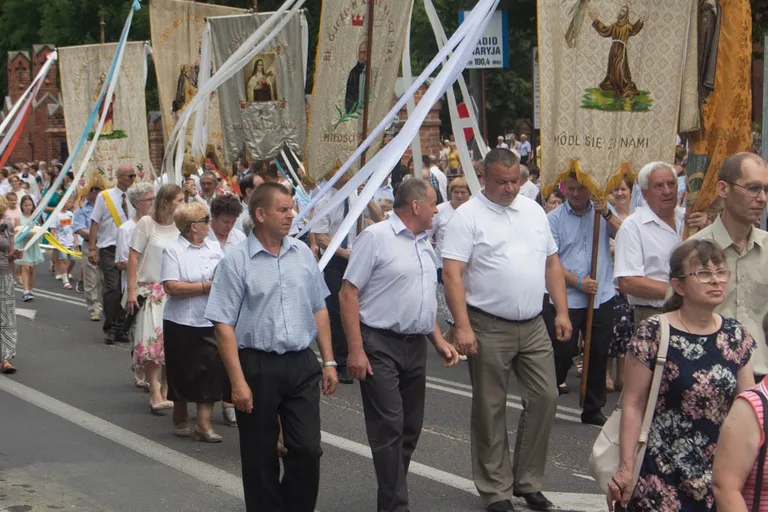 Procesje Bożego Ciała przeszły ulicami miasta (zdjęcia, wideo)