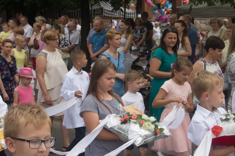 Procesje Bożego Ciała przeszły ulicami miasta (zdjęcia, wideo)