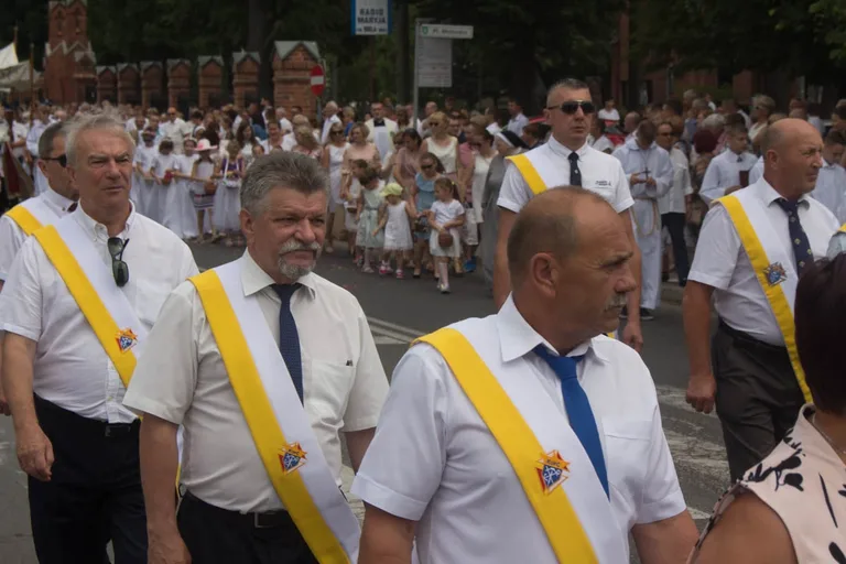 Procesje Bożego Ciała przeszły ulicami miasta (zdjęcia, wideo)