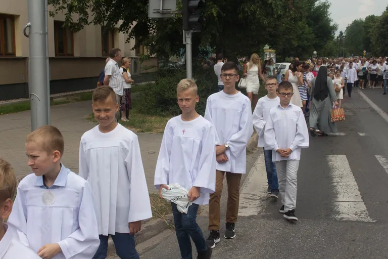 Procesje Bożego Ciała przeszły ulicami miasta (zdjęcia, wideo)