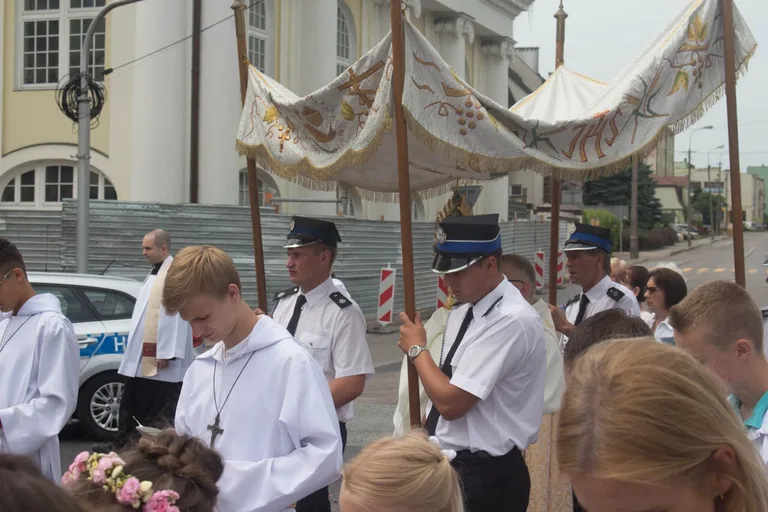 Procesje Bożego Ciała przeszły ulicami miasta (zdjęcia, wideo)
