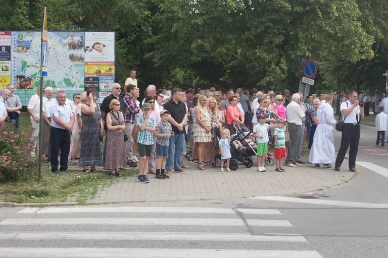 Procesje Bożego Ciała przeszły ulicami miasta (zdjęcia, wideo)