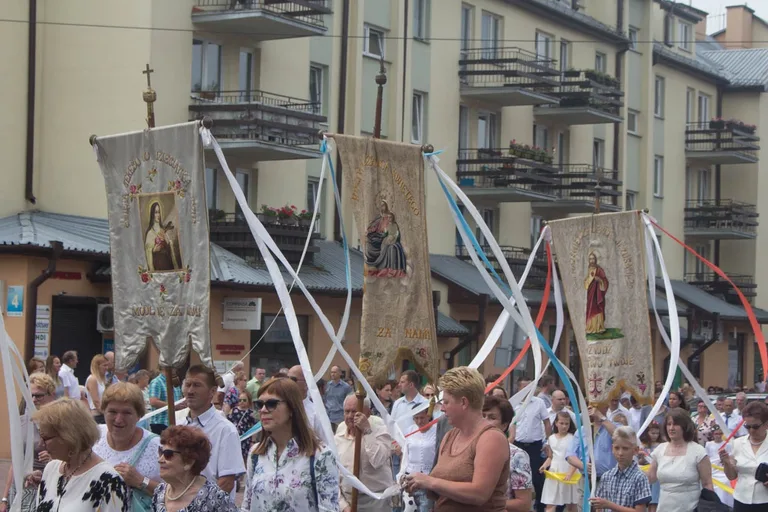 Procesje Bożego Ciała przeszły ulicami miasta (zdjęcia, wideo)