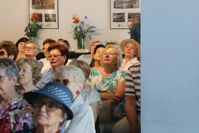 Uroczyste zakończenie roku akademickiego UTW 2025/2026. Był śmiech, podsumowania i podziękowania (zdjęcia, wideo)