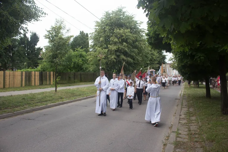 Procesje Bożego Ciała przeszły ulicami miasta (zdjęcia, wideo)