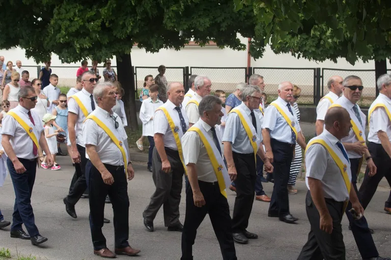Procesje Bożego Ciała przeszły ulicami miasta (zdjęcia, wideo)