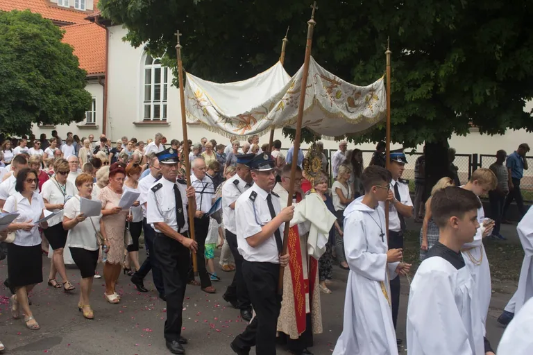 Procesje Bożego Ciała przeszły ulicami miasta (zdjęcia, wideo)