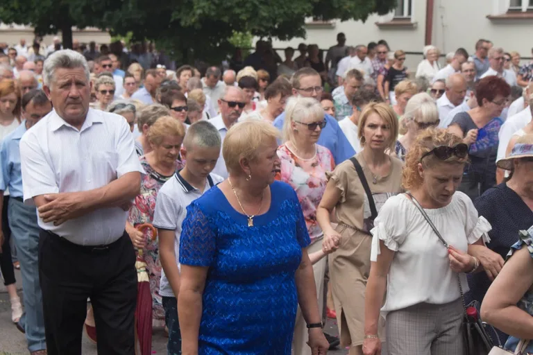 Procesje Bożego Ciała przeszły ulicami miasta (zdjęcia, wideo)