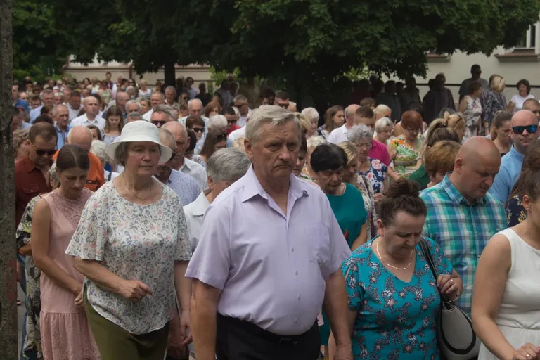 Procesje Bożego Ciała przeszły ulicami miasta (zdjęcia, wideo)