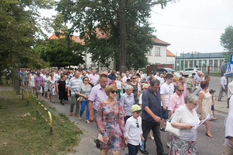 Procesje Bożego Ciała przeszły ulicami miasta (zdjęcia, wideo)