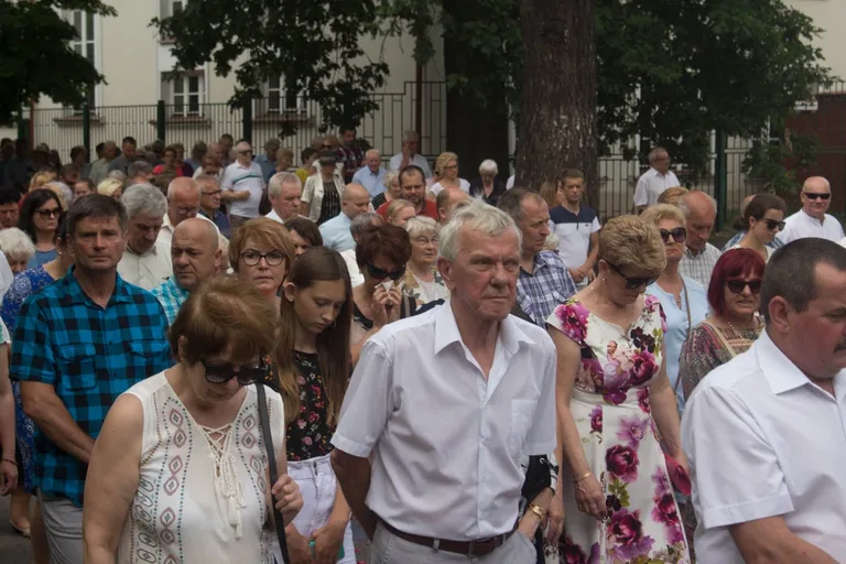Procesje Bożego Ciała przeszły ulicami miasta (zdjęcia, wideo)