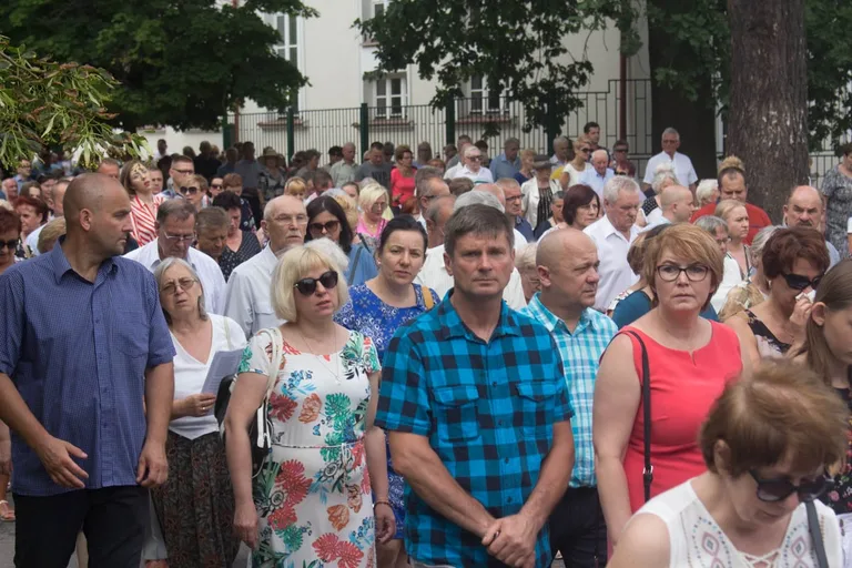 Procesje Bożego Ciała przeszły ulicami miasta (zdjęcia, wideo)