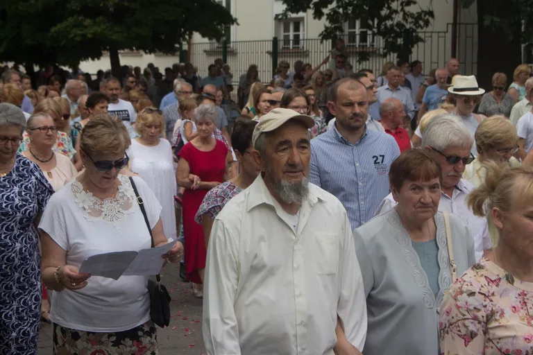 Procesje Bożego Ciała przeszły ulicami miasta (zdjęcia, wideo)