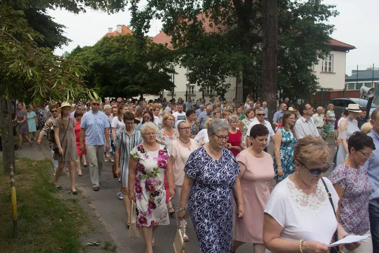 Procesje Bożego Ciała przeszły ulicami miasta (zdjęcia, wideo)