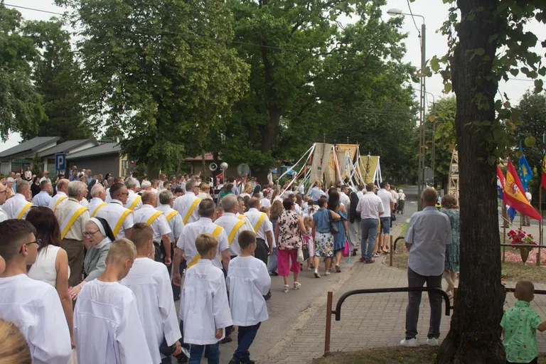 Procesje Bożego Ciała przeszły ulicami miasta (zdjęcia, wideo)