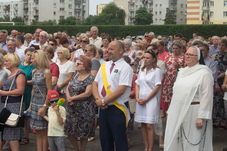 Procesje Bożego Ciała przeszły ulicami miasta (zdjęcia, wideo)