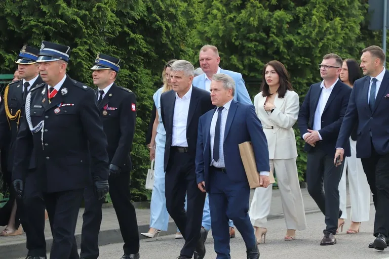 Wielkie święto druhów. Sto lat służby i nowy sztandar dla OSP Stary Lubotyń (zdjęcia, wideo)