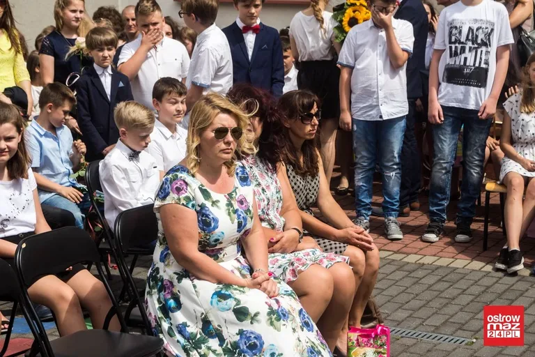 "Jedynka" odpoczywa. Uczniowie zakończyli rok szkolny (zdjęcia)