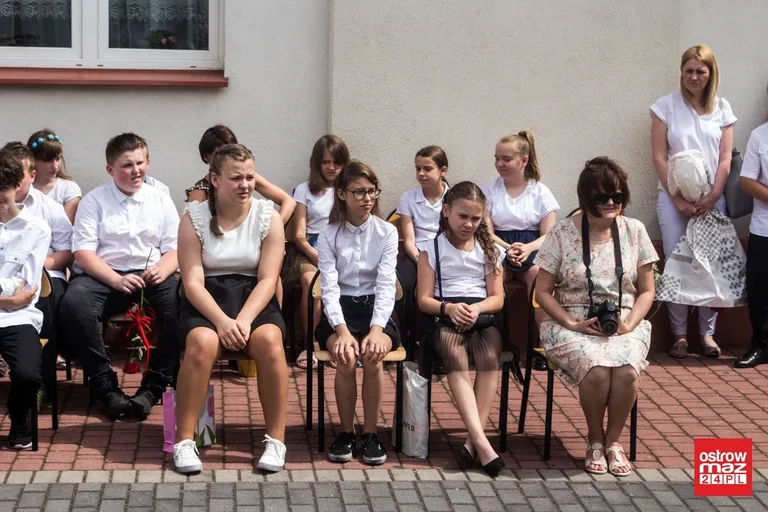 "Jedynka" odpoczywa. Uczniowie zakończyli rok szkolny (zdjęcia)