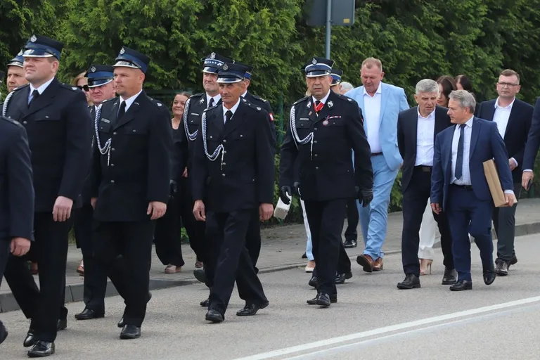 Wielkie święto druhów. Sto lat służby i nowy sztandar dla OSP Stary Lubotyń (zdjęcia, wideo)
