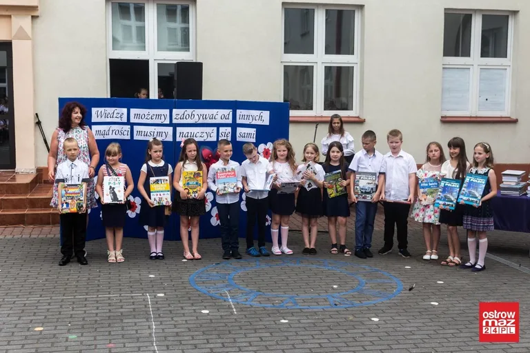 "Jedynka" odpoczywa. Uczniowie zakończyli rok szkolny (zdjęcia)