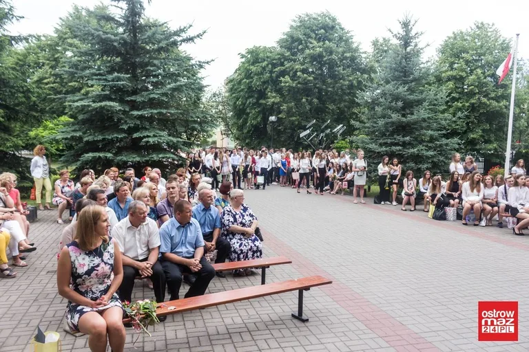 Uczniowie "Rubinka" rozpoczęli wakacje (zdjęcia)