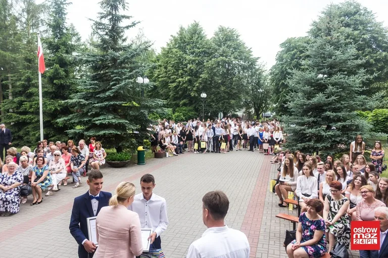 Uczniowie "Rubinka" rozpoczęli wakacje (zdjęcia)