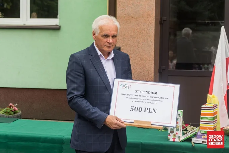Uczniowie "Rubinka" rozpoczęli wakacje (zdjęcia)