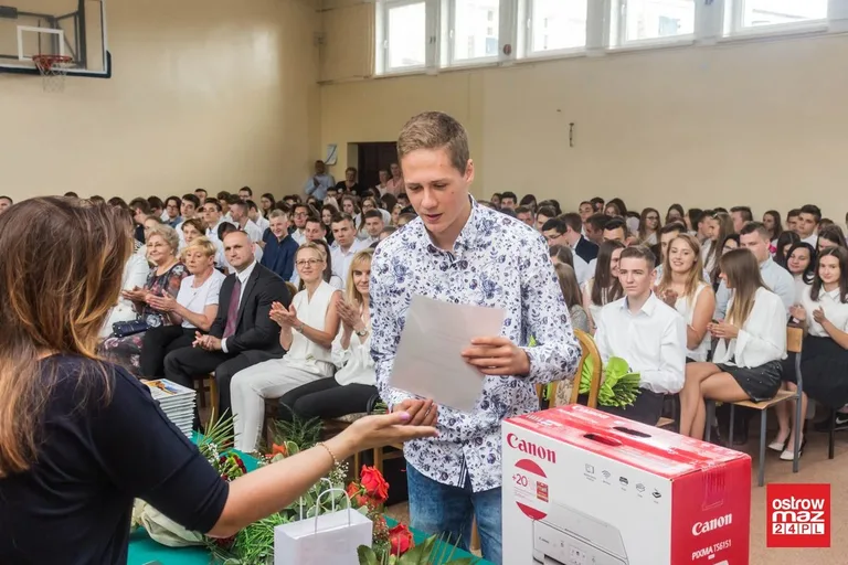 Uczniowie "Ekonomika" zakończyli rok szkolny (zdjęcia)