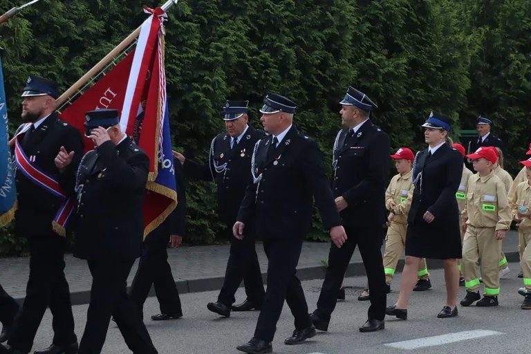 Wielkie święto druhów. Sto lat służby i nowy sztandar dla OSP Stary Lubotyń (zdjęcia, wideo)
