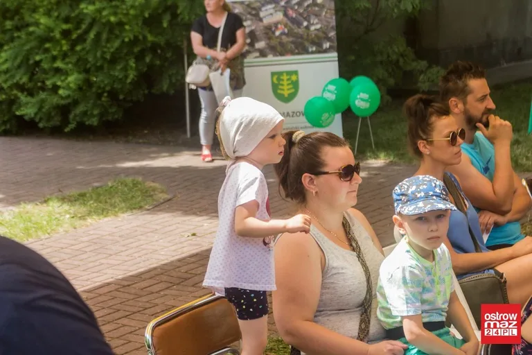 Piknik z książką: letni ogród biblioteki tętnił życiem (zdjęcia, wideo)