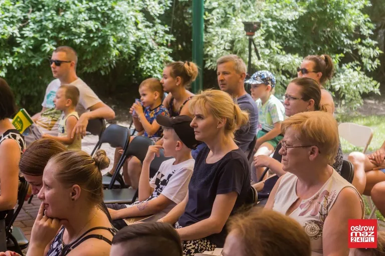 Piknik z książką: letni ogród biblioteki tętnił życiem (zdjęcia, wideo)
